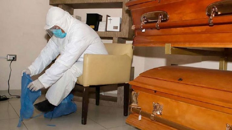 trabajadores de funerarias