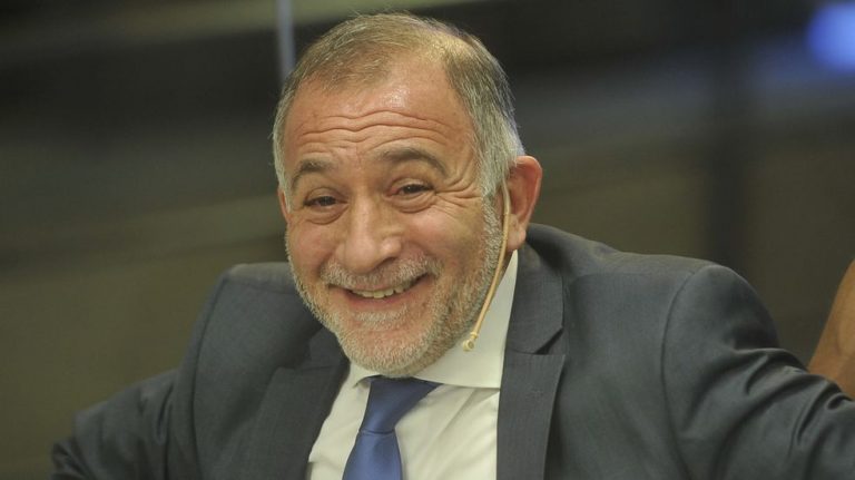 luis juez sonriendo