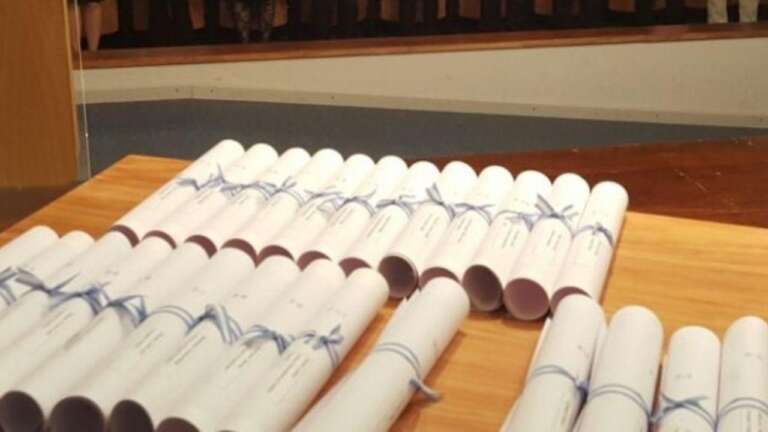 egresados diplomas