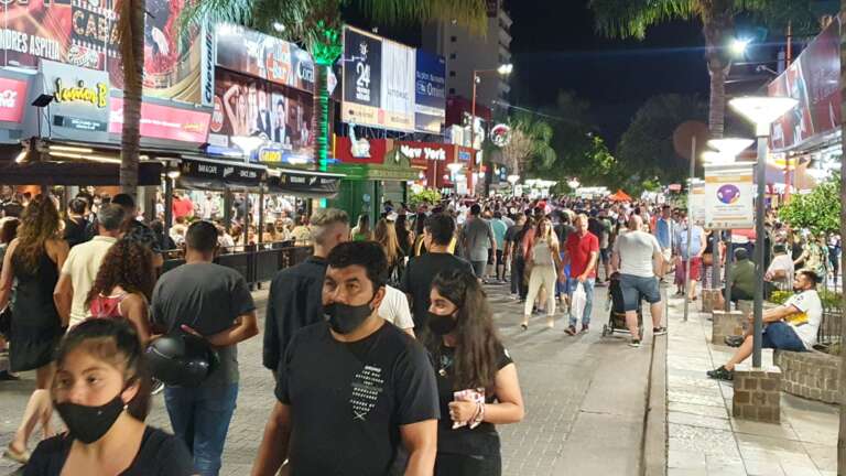 peatonal carlos paz
