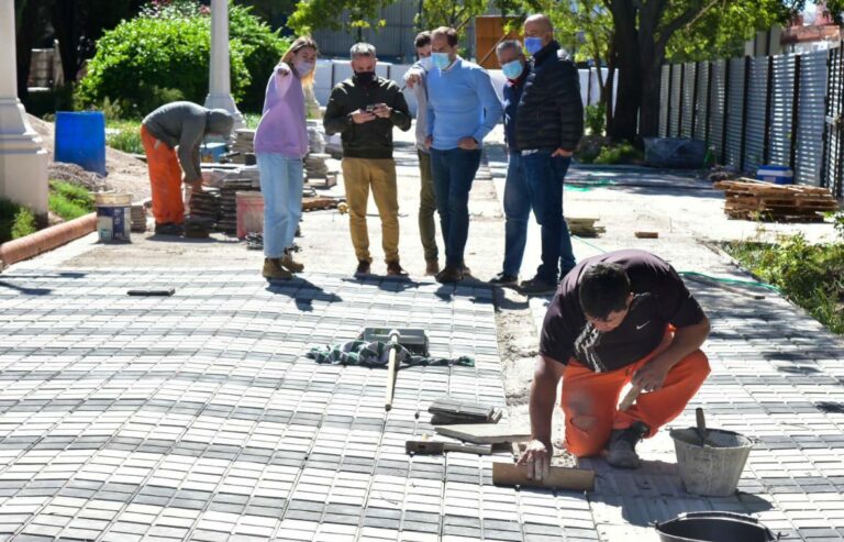 b671cda4-9393-47b8-887f-6efc2711435f