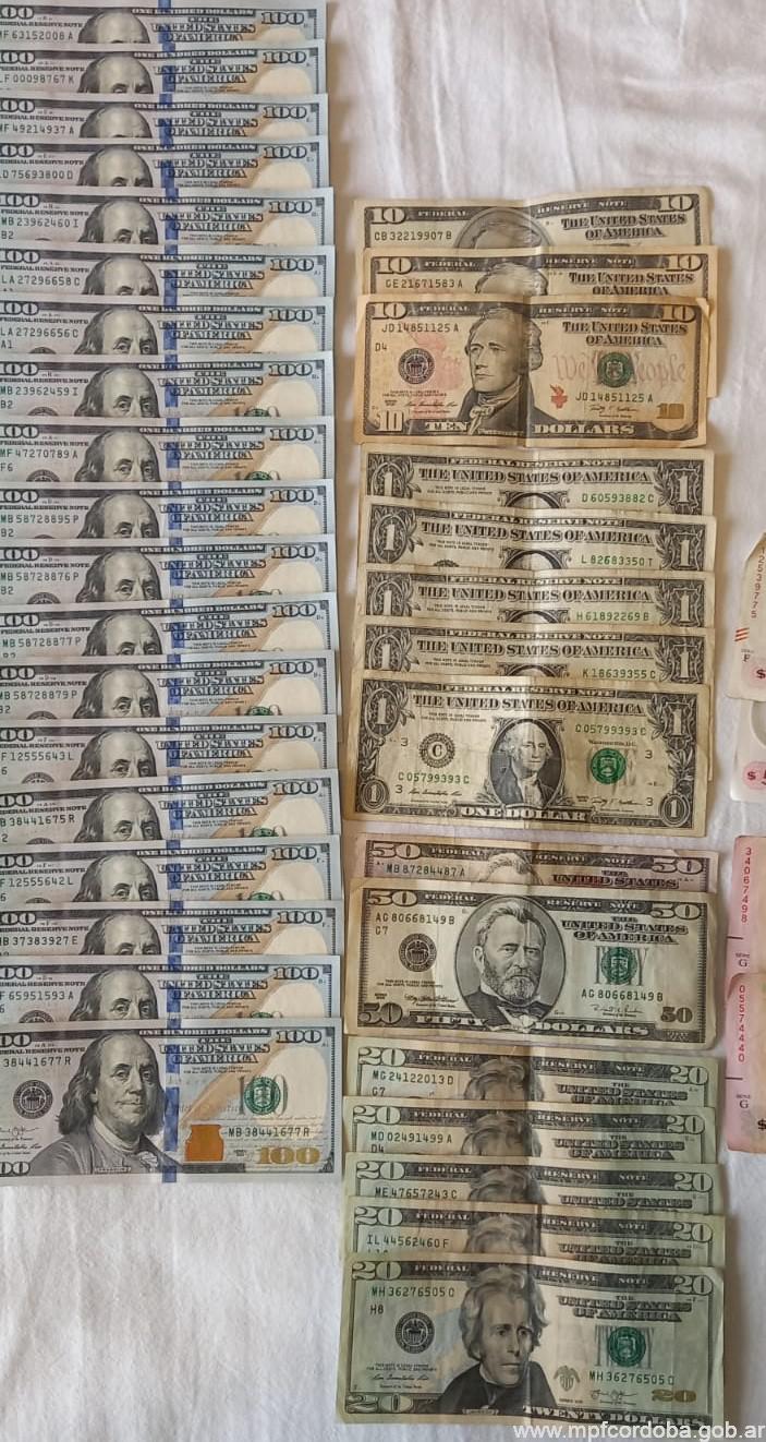 DOLARES ZOE