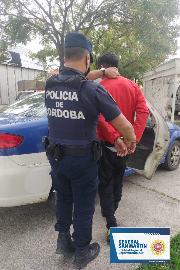 Foto Policial detenido