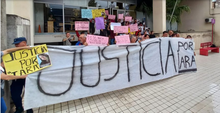 Marcha por Iara Medina