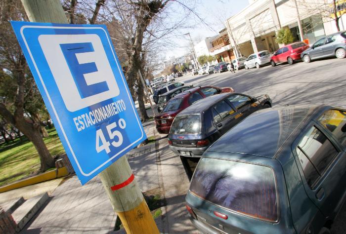 ESTACIONAMIENTO EN 45° y 90° SOBRE LA PLAZA MINISTRO GONZALEZ