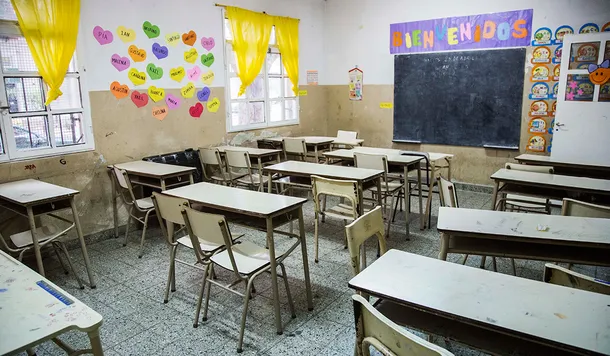 aula-vacia-paro-docentes-paritaria