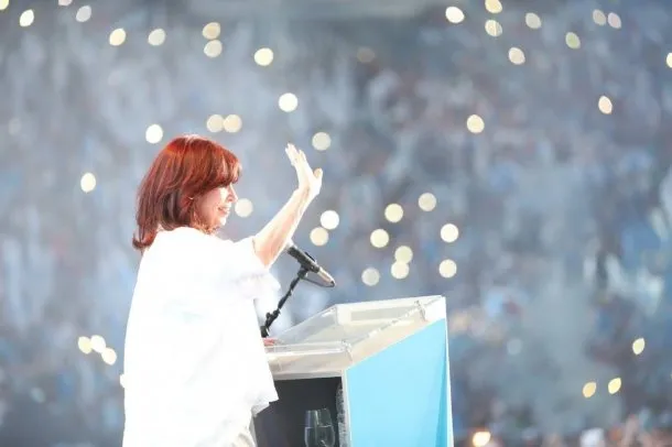 cristina-kirchner-acto-dia-la-militancia