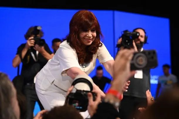 cristina-kirchner-la-platajpg (3)