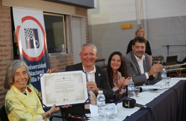 Torres_Prof_Honoraria-1035x675