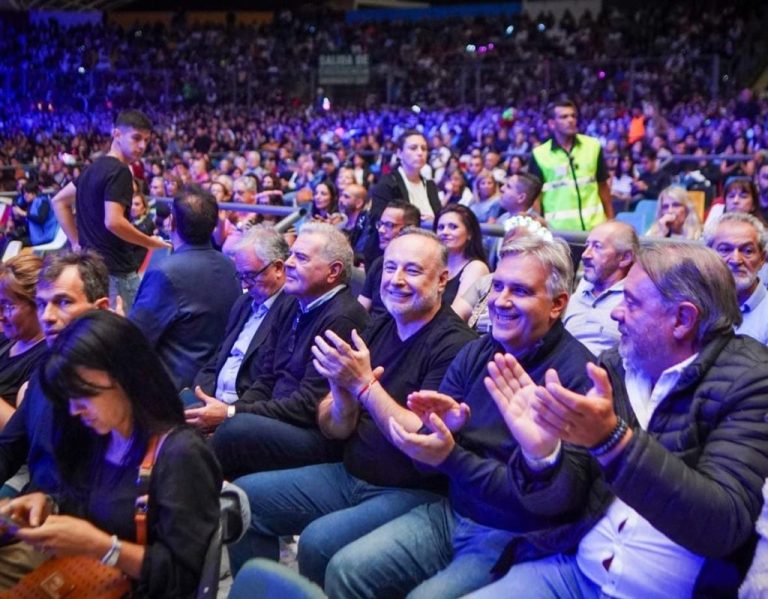 Llaryora en el festival