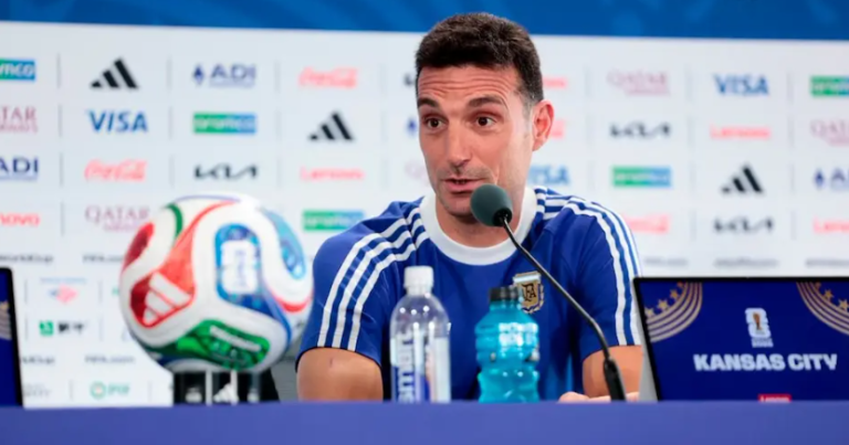 scaloni-conferencia