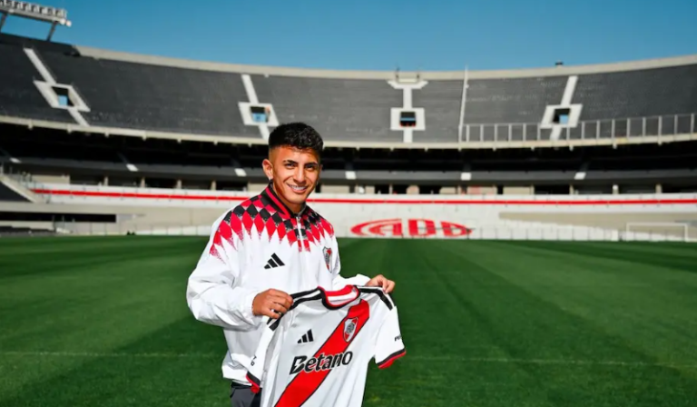 thiago-almada-river
