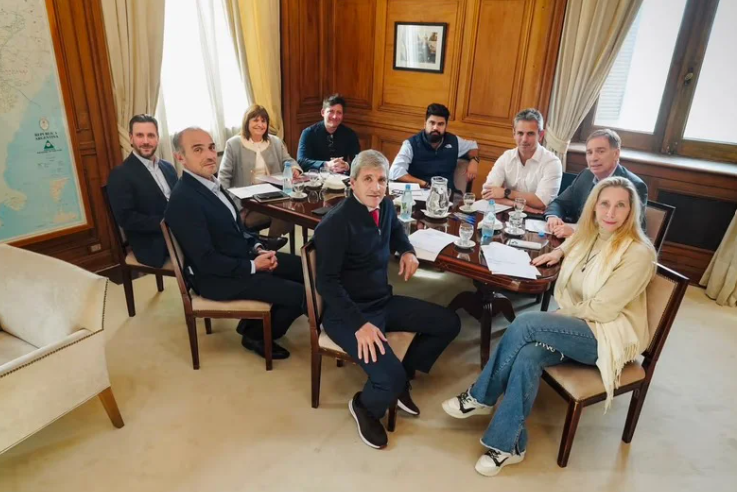 reunion-mesa-politica