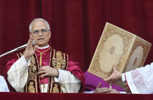 Tras una exitosa intervención quirúrgica, el Vaticano confirmó que el Papa tiene...