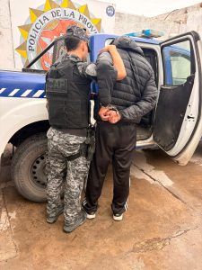 Dos hombres se retiraron de un hotel sin abonar y fueron alcanzados por la polic...